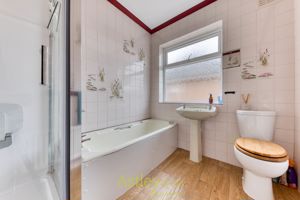 bathroom- click for photo gallery